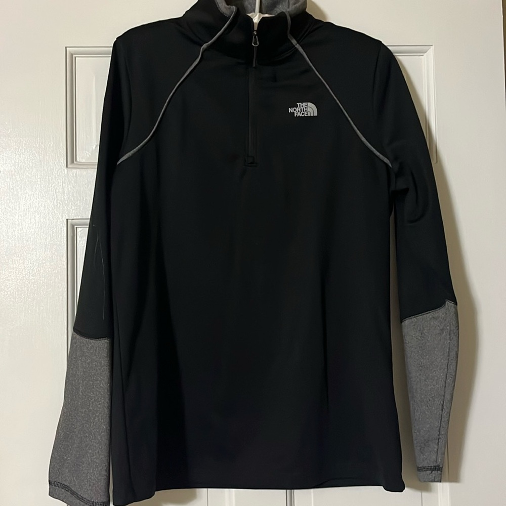 Women’s The North Face pullover